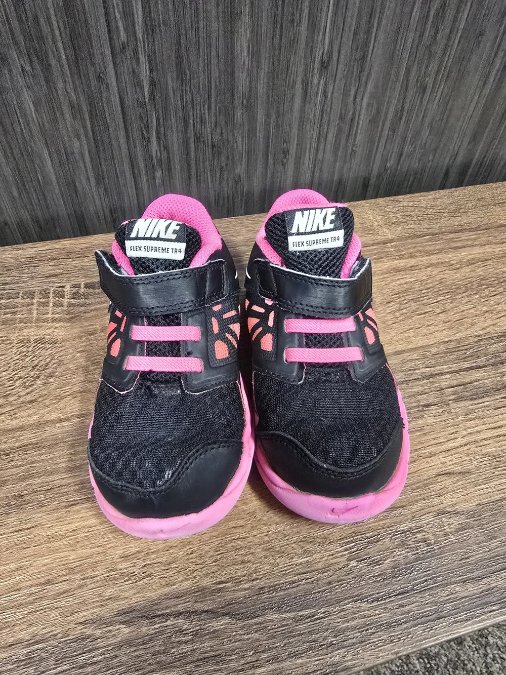 Nike Flex Supreme TR 4 Kids Shoes Size 8C Black Pink Velcro Sneakers